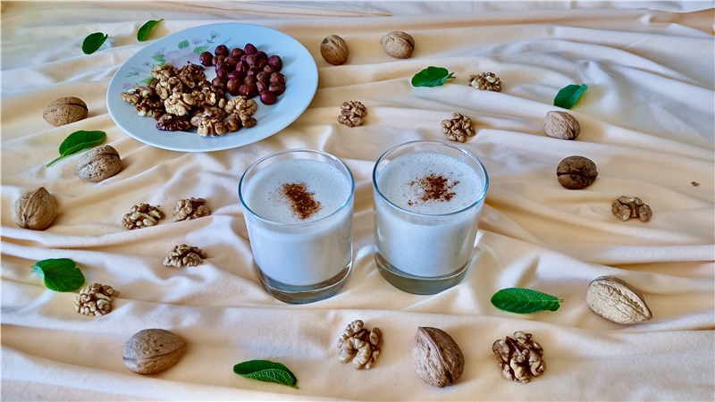 orechové mlieko | mlieko z vlašských orechov | mlieko z orechov